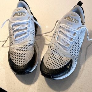 Mens Nike Air 270 white and black used